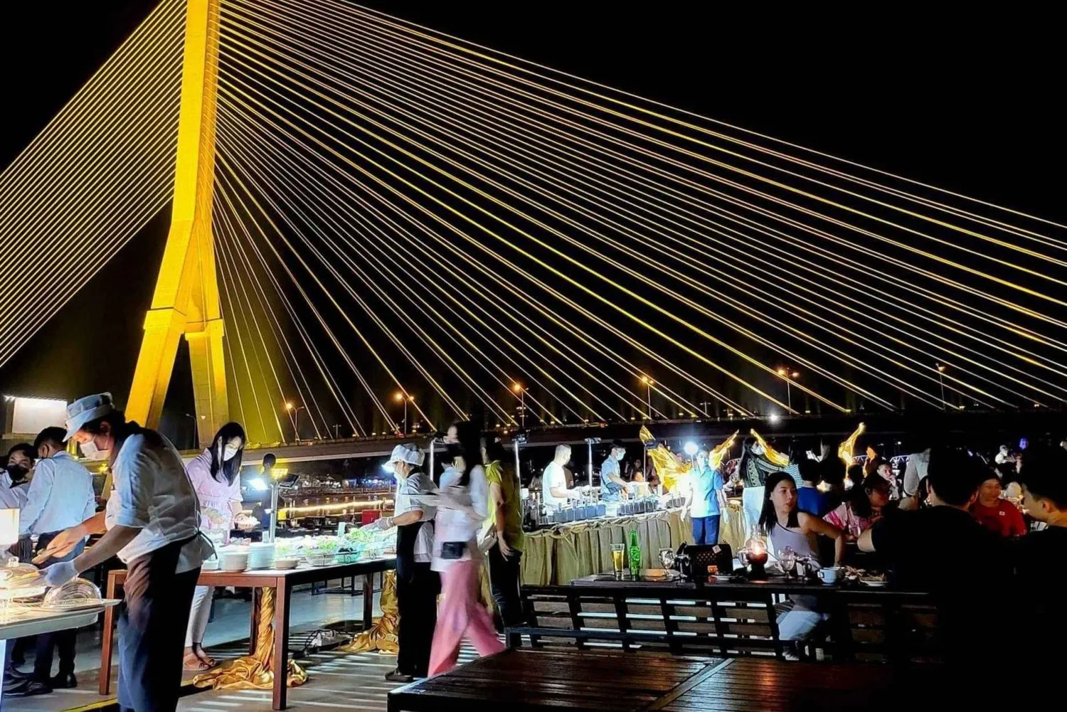 Bangkok Tours - Bangkok: Luxury White Dinner Cruise w/ Free Flow Beer, Wine - Image 11