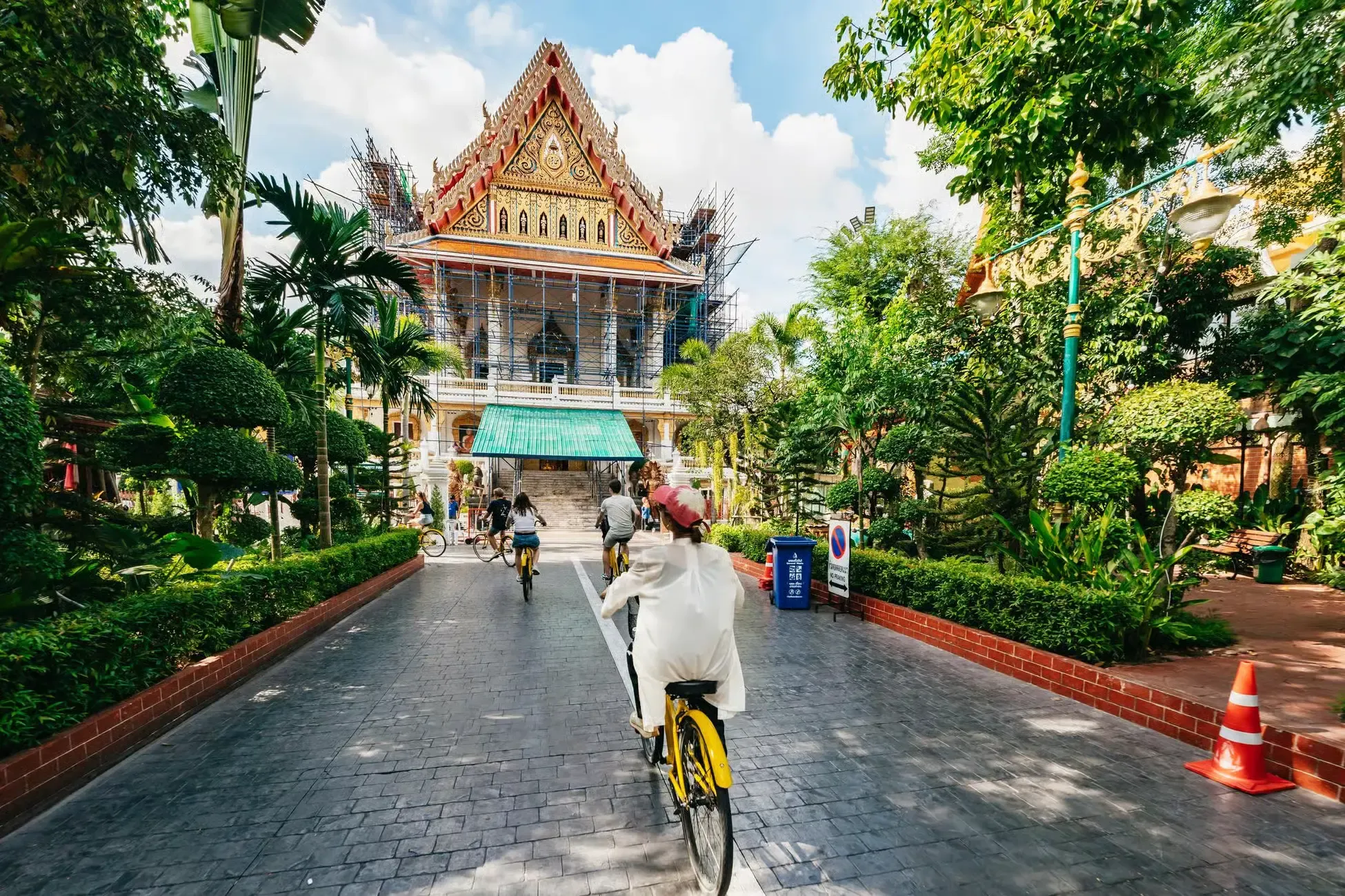 Bangkok: Half-Day Bicycle Tour Through Chinatown & Thonburi