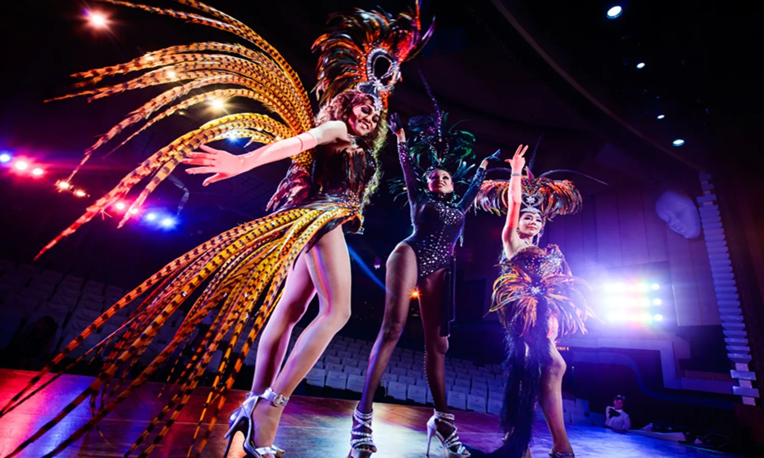 Pattaya: Discount Entry to the Alcazar Cabaret Experience