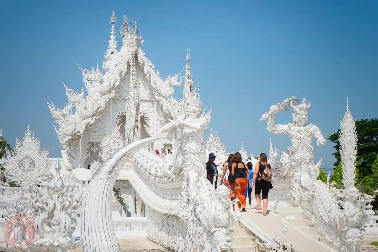 Chiang Mai: Full-Day Chiang Rai Temples & Hot Springs Tour