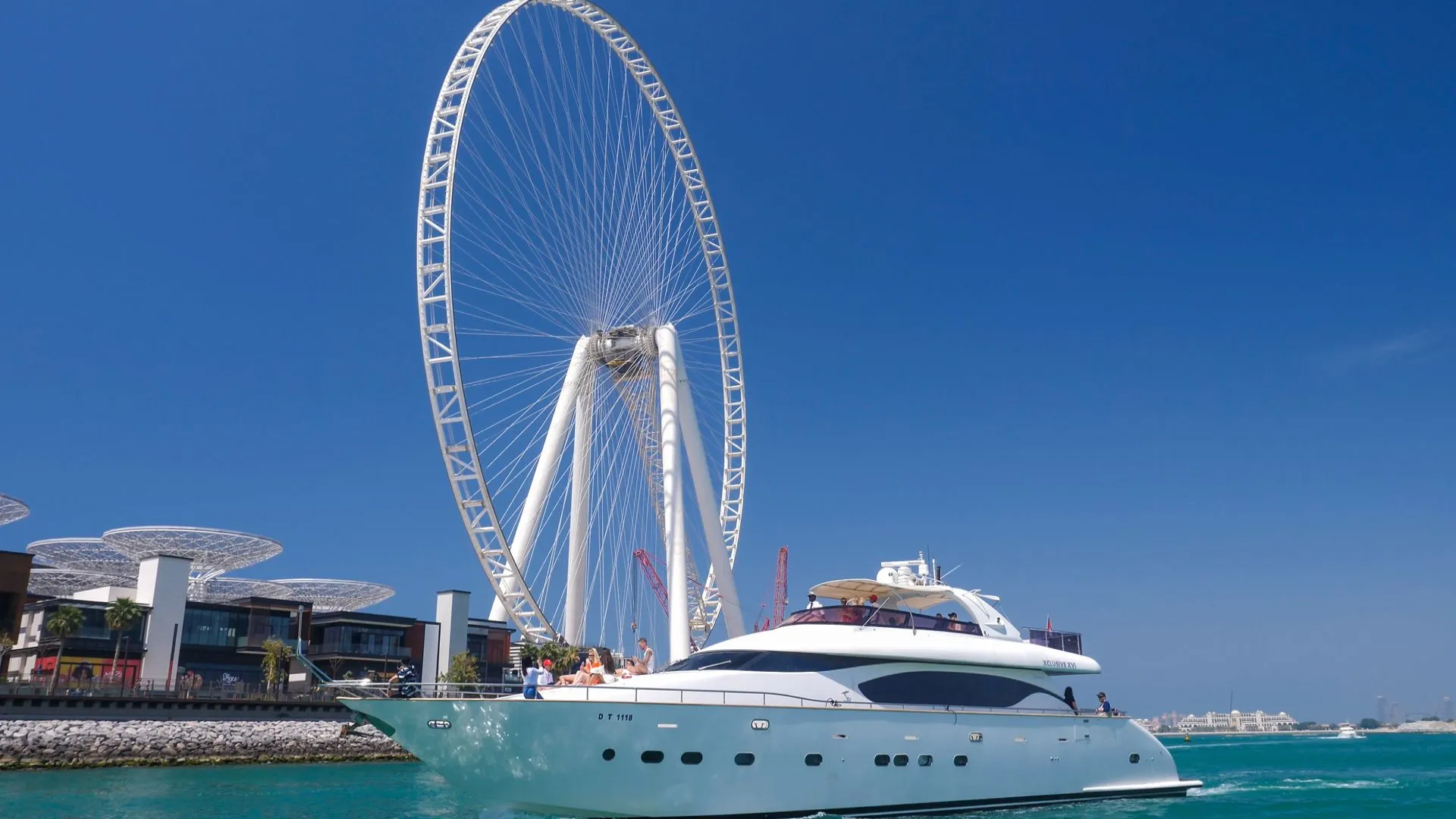 Dubai Tours - Dubai: Luxury Yacht Cruise with Live BBQ & Drinks - Image 8