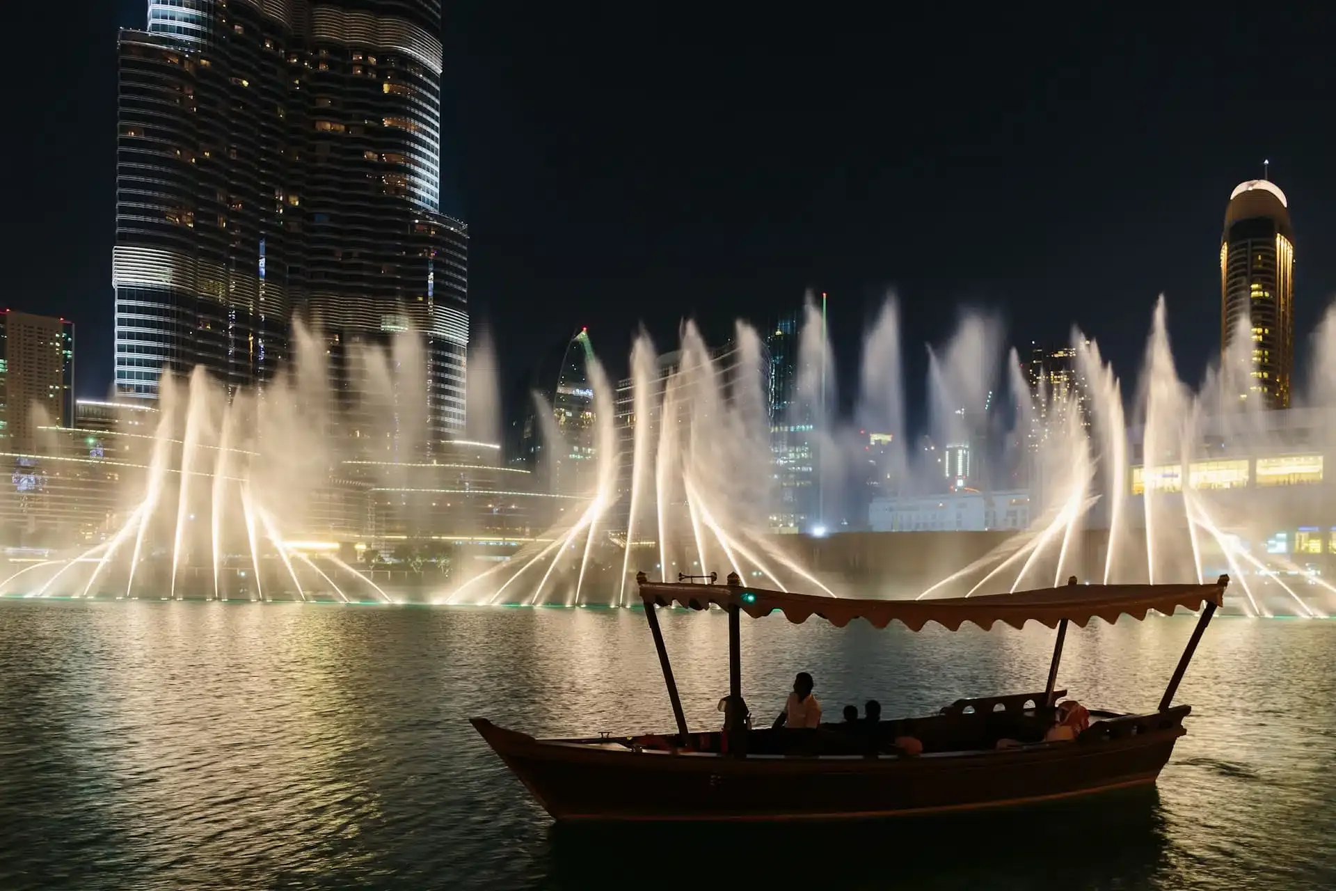 Dubai Tours - Dubai: Burj Lake Abra Ride & Fountain Show View - Image 5