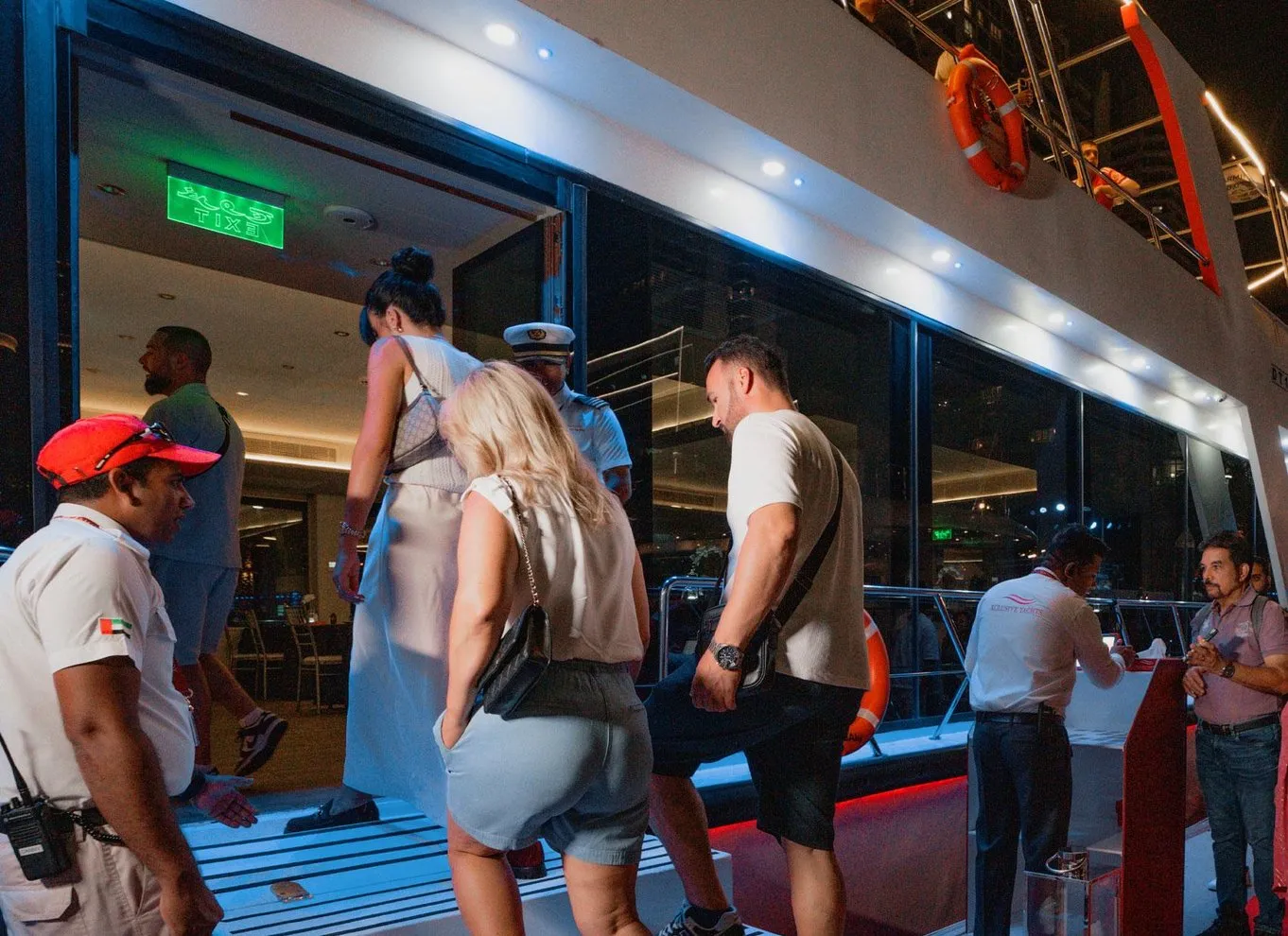 Dubai Tours - Dubai: Sunset & Dinner Yacht Cruise with Open Bar - Image 5