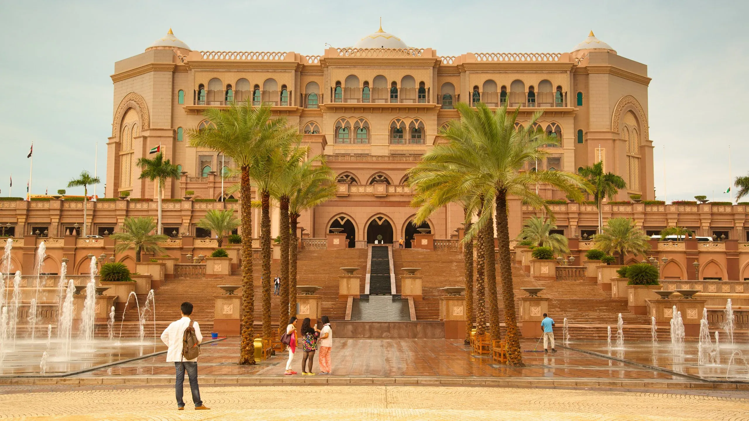 Abu Dhabi Tours - Abu Dhabi: Guided Half Day City Highlights Tour - Image 3