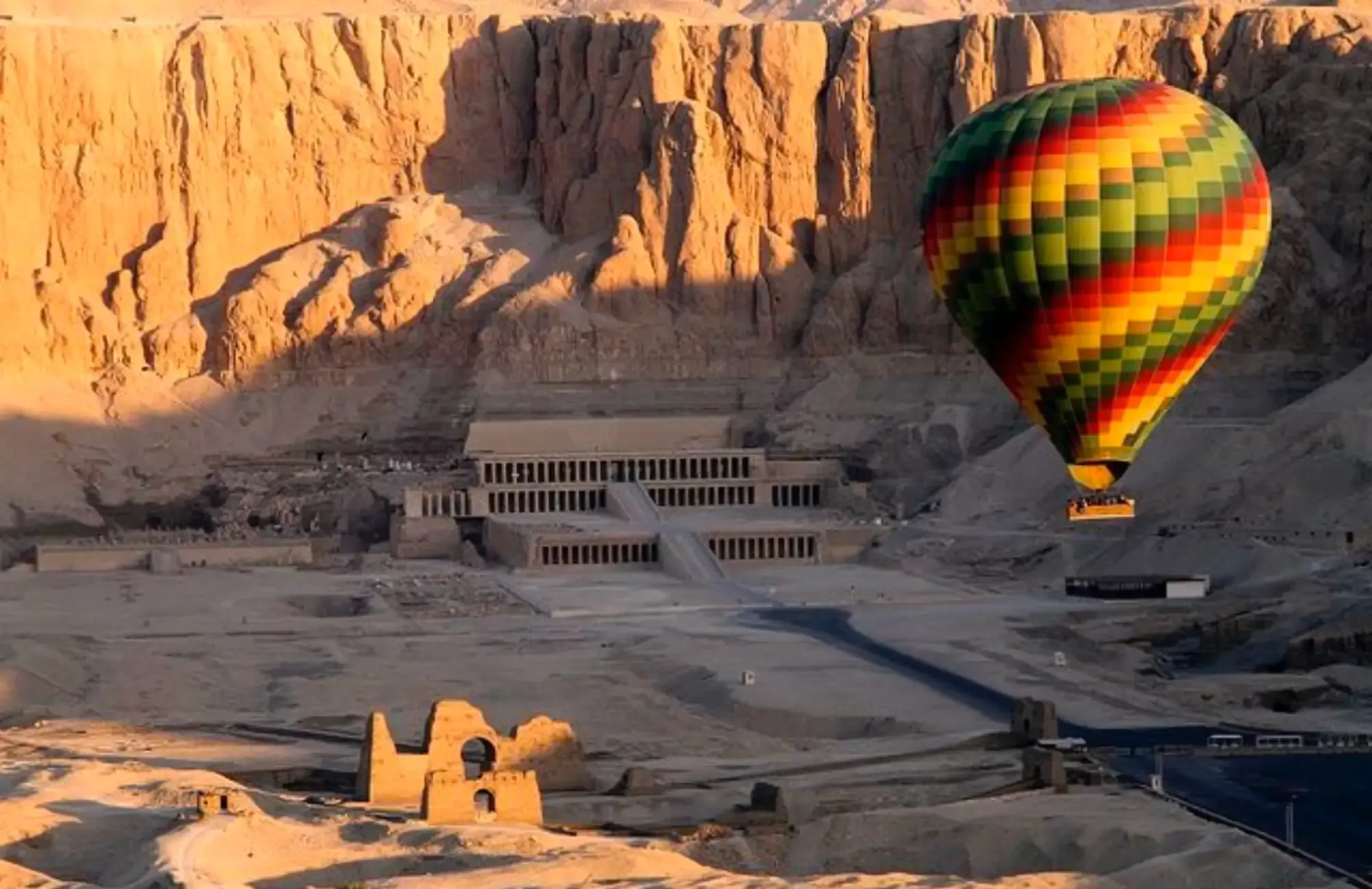 Luxor Sunrise Hot Air Balloon over Ancient Wonders