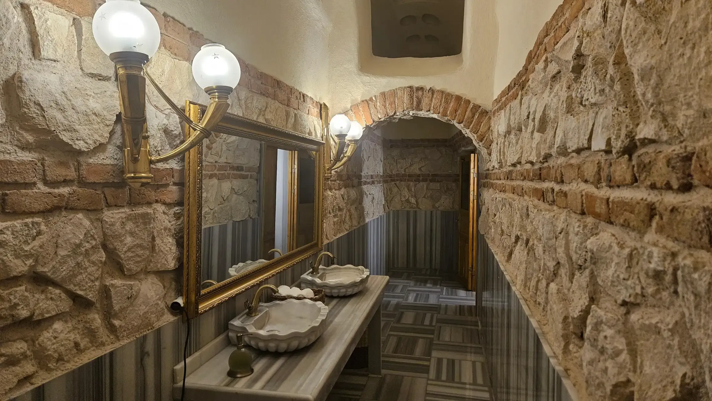 Istanbul Tours - Istanbul: Gedikpasa Historic Turkish Hammam w/Privacy Option - Image 21