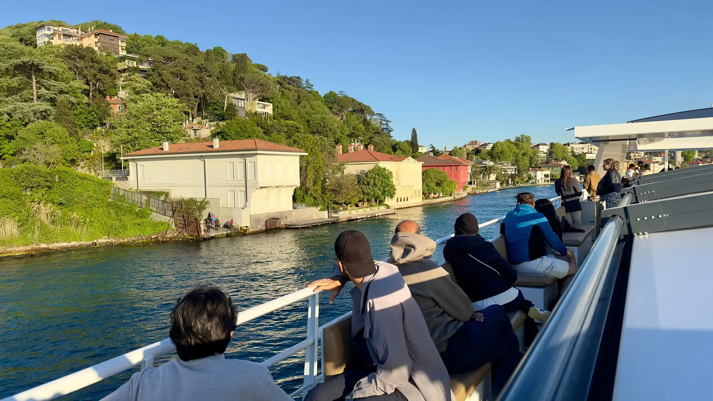 Istanbul Tours - Istanbul: Bosphorus Sightseeing Cruise with Audio Guide - Image 2