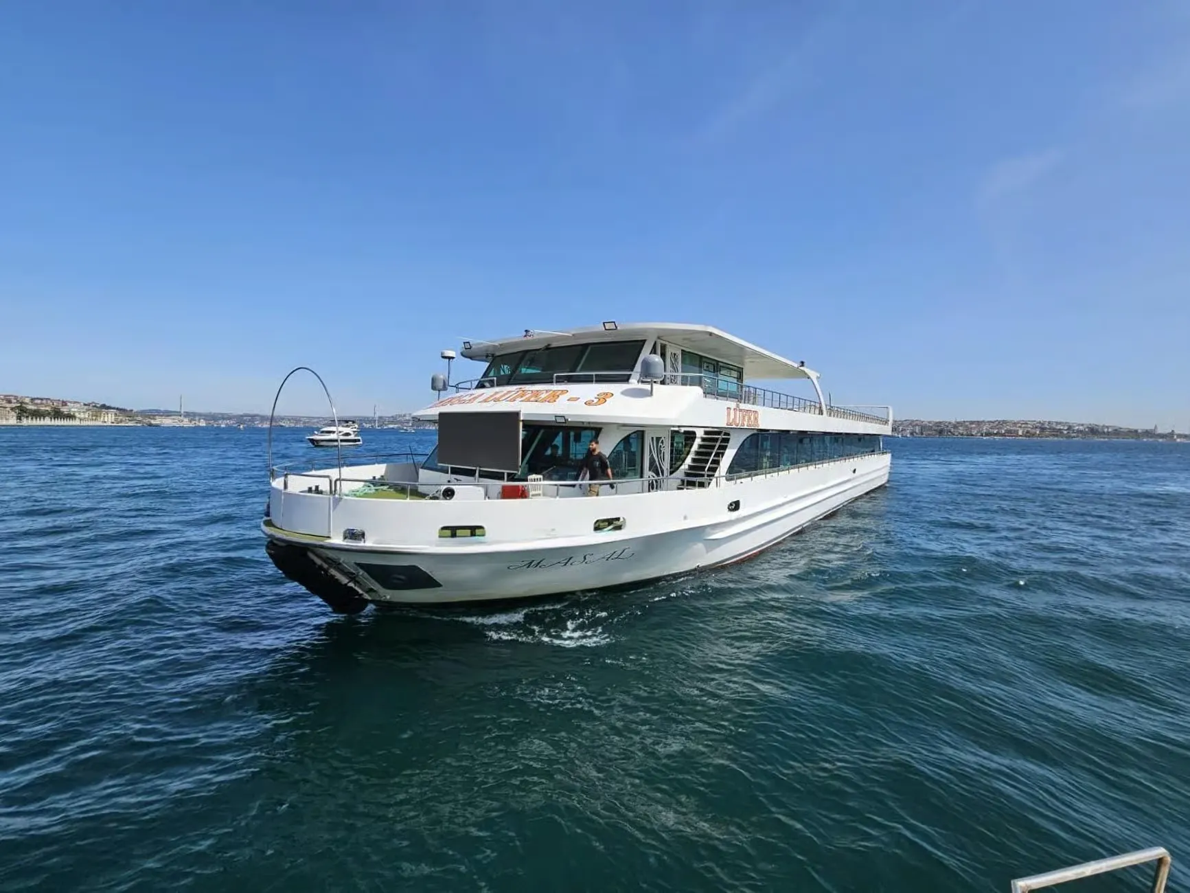 Istanbul Tours - Istanbul: Bosphorus Sightseeing Cruise with Audio Guide - Image 5