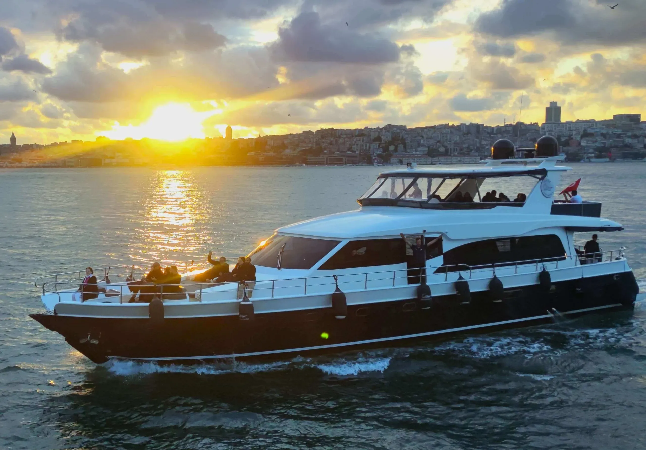 Istanbul Tours - Istanbul: Luxury Bosphorus Sunset Yacht Cruise w/ Live Guide - Image 12