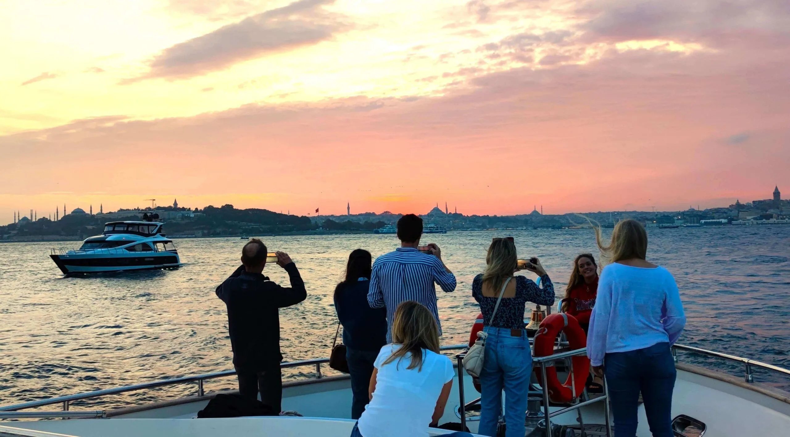 Istanbul Tours - Istanbul: Luxury Bosphorus Sunset Yacht Cruise w/ Live Guide - Image 13